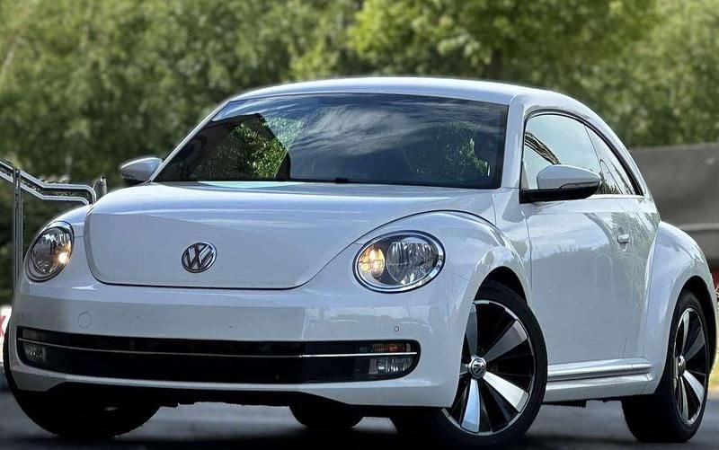 Candyweiss Gebraucht 2013 VW Beetle Design Coupé | 8.850 € (Fairer Preis) - Bild 1/4