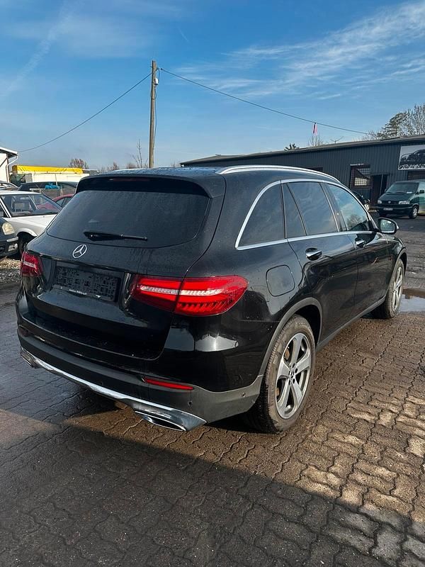 Gebraucht Mercedes GLC350 258 PS (189 kW) 2017 Schwarz SUV