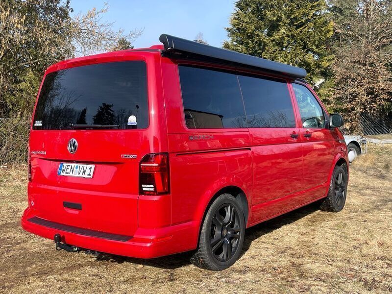 Rot Gebraucht 2023 VW T6.1 Edition Van | 65.500 € (Teuer) - Bild 1/4