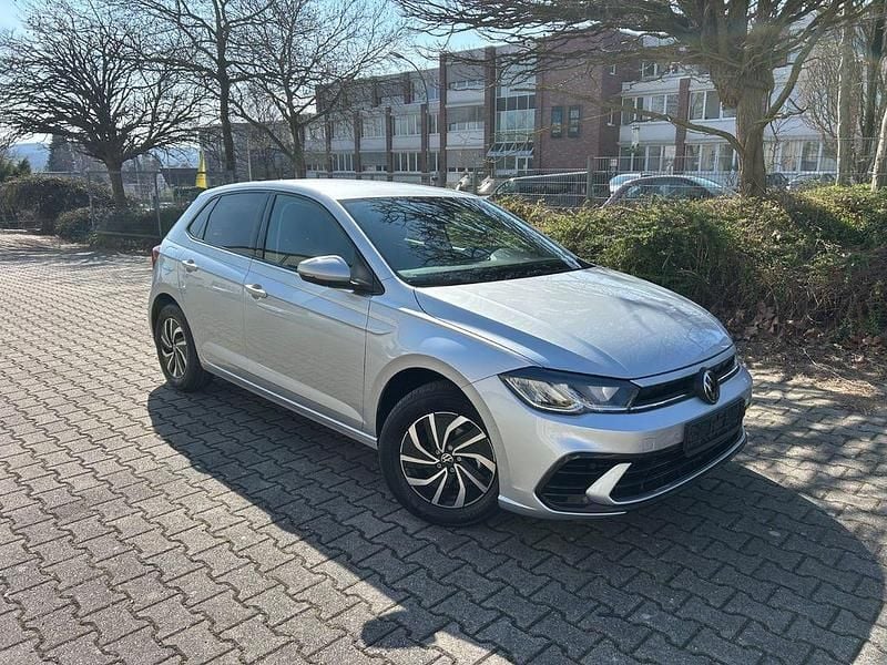 Gebraucht VW Polo Life 95 PS (69 kW) 2024 Silber Kleinwagen