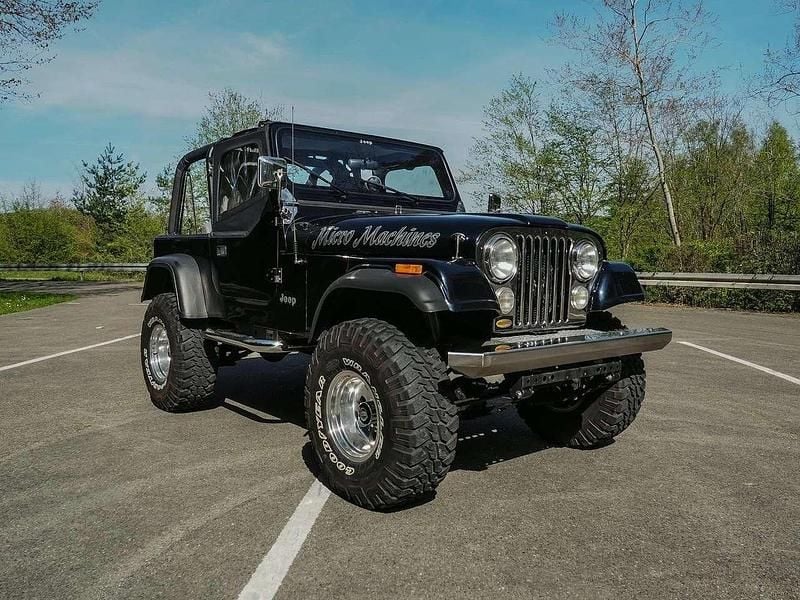 Blau Gebraucht 1985 Jeep CJ SUV | 23.000 € - Bild 1/4