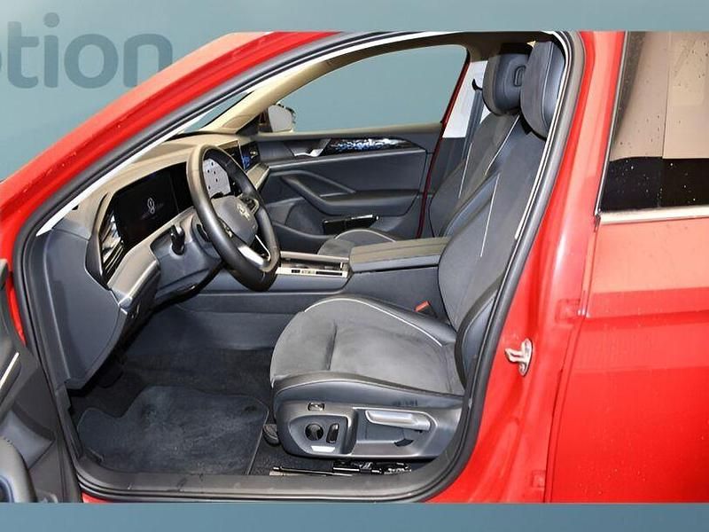 Gebraucht VW Passat 122 PS (89 kW) 2025 Rot Kombi