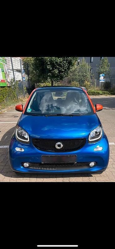 Blau Gebraucht 2016 Smart ForTwo Coupé Kleinwagen | 8.900 € - Bild 1/4