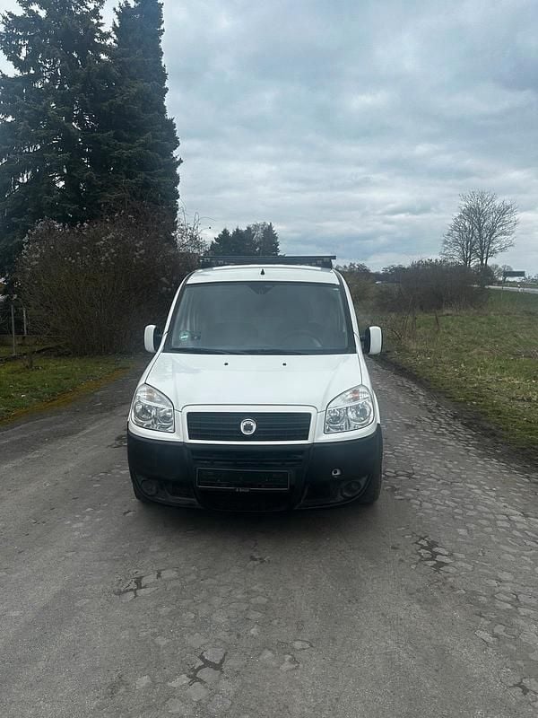 Gebraucht Fiat Doblò 85 PS (62 kW) 2008 Weiß Van / Kleinbus
