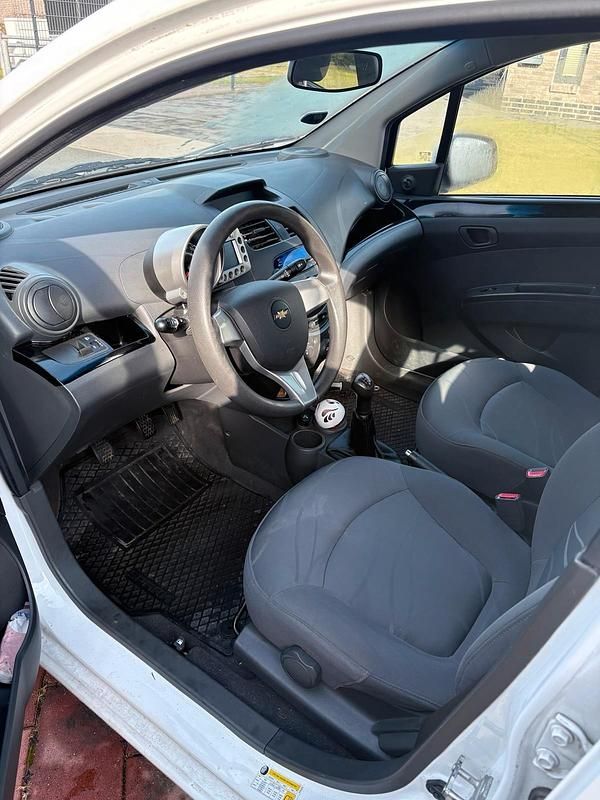 Gebraucht Chevrolet Spark 2011 Weiß Kleinwagen