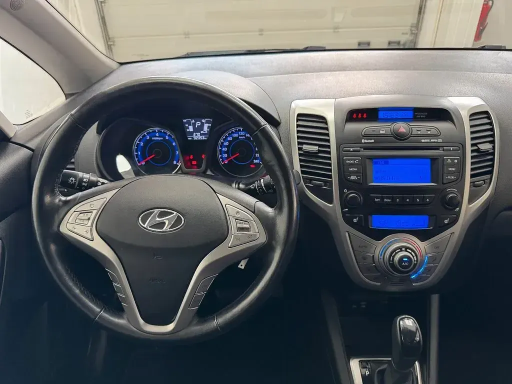 Gebraucht Hyundai i20 125 PS (91 kW) 2019 Grau Kleinwagen