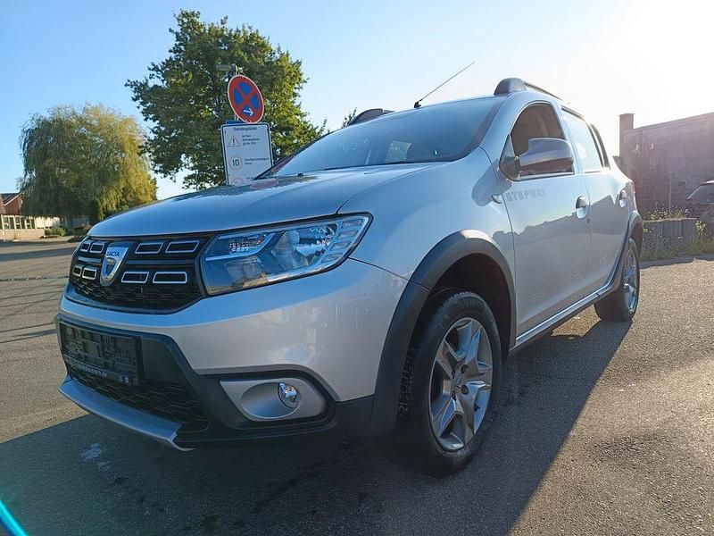 Silber Gebraucht 2018 Dacia Sandero Prestige Kleinwagen | 6.999 € (Guter Preis) - Bild 1/4