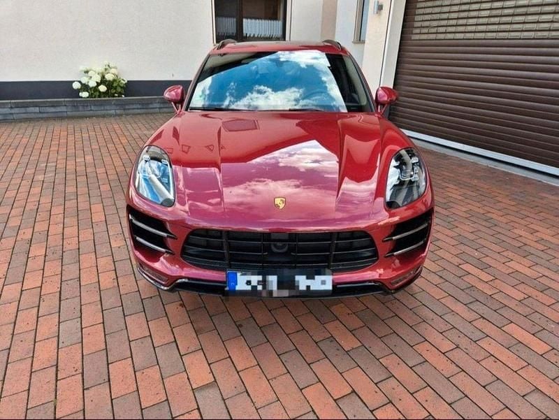 Rot Gebraucht 2017 Porsche Macan Turbo SUV | 52.500 € (Guter Preis) - Bild 1/4