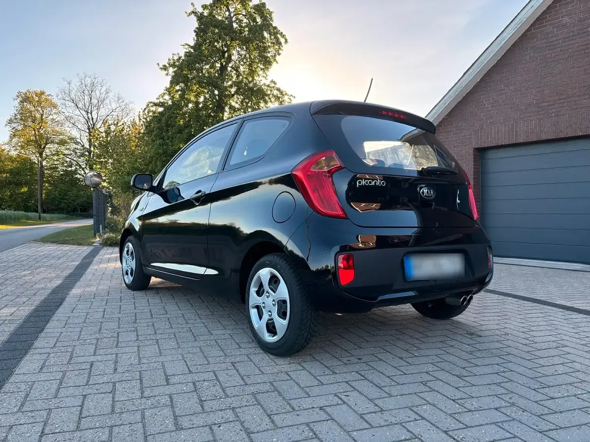 Gebraucht Kia Picanto 69 PS (50 kW) 2014 Schwarz Kleinwagen