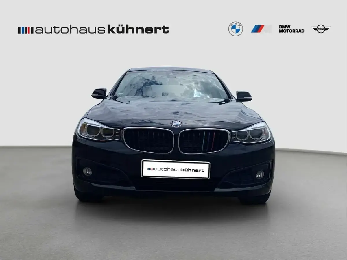 Gebraucht BMW 320 Sport Line 184 PS (135 kW) 2015 Schwarz Limousine