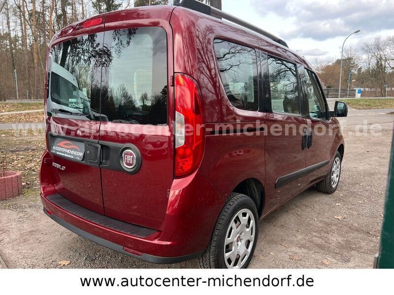 Gebraucht Fiat Doblò 95 PS (69 kW) 2018 Rot Van / Kleinbus