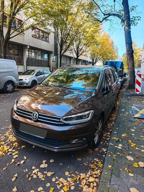 Braun Gebraucht 2016 VW Touran Highline Van / Kleinbus | 15.500 € (Fairer Preis) - Bild 1/4