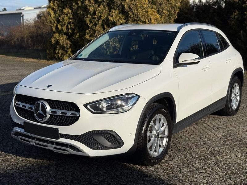 Gebraucht Mercedes GLA220 190 PS (139 kW) 2021 Weiß SUV