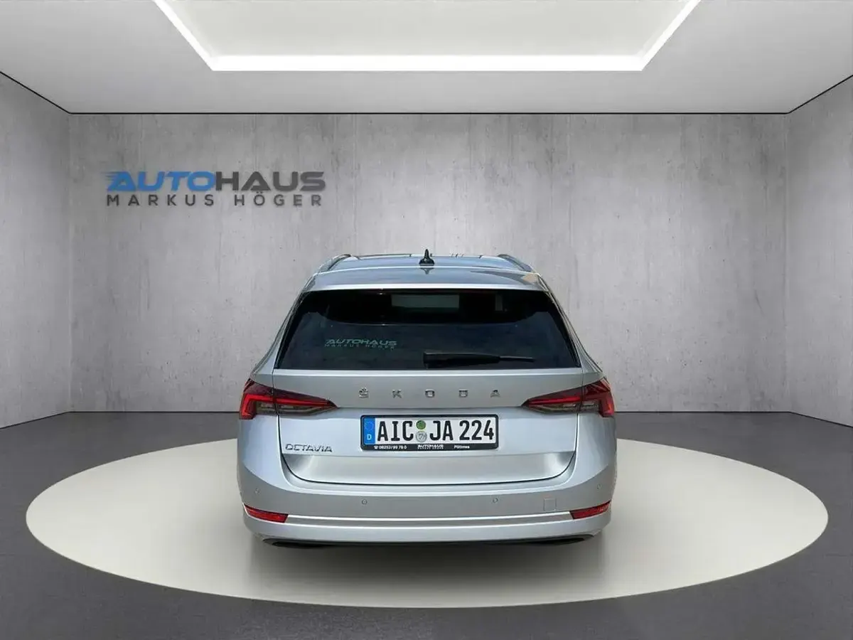 Gebraucht Skoda Octavia Style 150 PS (110 kW) 2022 Brilliantsilber metallic Kombi