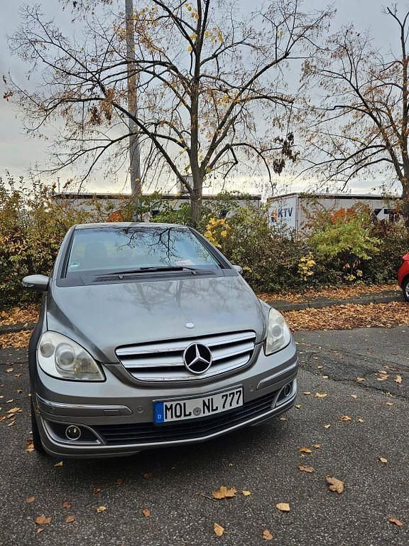 Grau Gebraucht 2007 Mercedes B170 Van / Kleinbus | 4.999 € (Fairer Preis) - Bild 1/4
