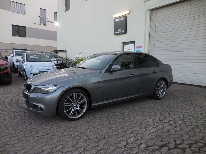 Gebraucht BMW 320 170 PS (125 kW) 2011 Grau Limousine