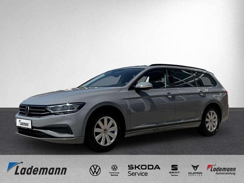 Mondsteingrau Gebraucht 2022 VW Passat Conceptline Kombi | 25.229 € (Fairer Preis) - Bild 1/4