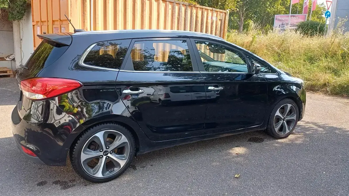 Gebraucht Kia Carens 136 PS (100 kW) 2013 Schwarz Van / Kleinbus