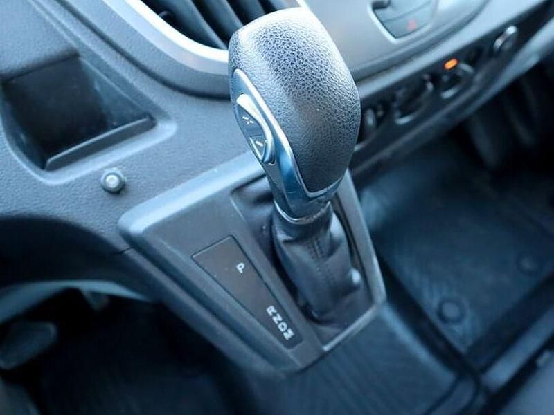 Gebraucht Ford Transit 170 PS (125 kW) 2018 Weiß Van / Kleinbus