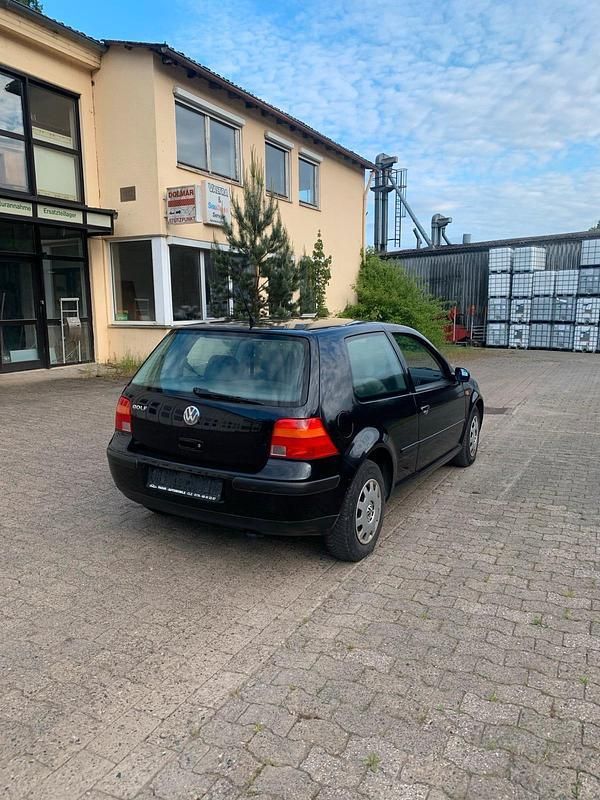Schwarz Gebraucht 1999 VW Golf IV Kleinwagen | 700 € (Superpreis) - Bild 1/4