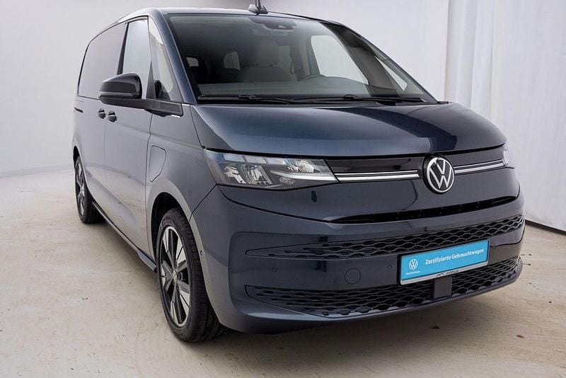 Gebraucht VW Multivan Life 177 PS (130 kW) 2025 Starlight blue metallic Van