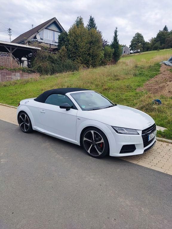 Weiß Gebraucht 2017 Audi TT Roadster S-Line Cabrio | 25.500 € (Guter Preis) - Bild 1/4