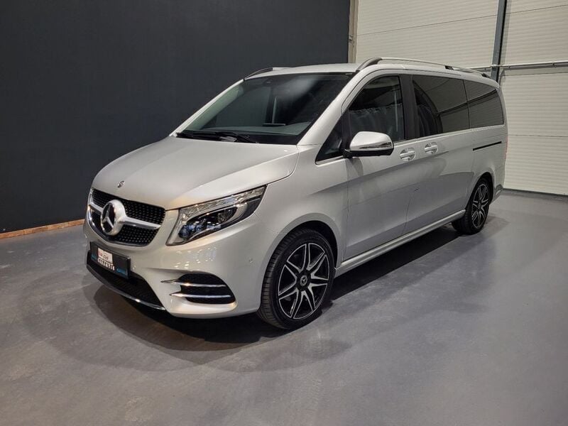 Brillantsilber metallic Gebraucht 2020 Mercedes V300 AMG Van / Kleinbus | 57.950 € (Etwas zu teuer) - Bild 1/4