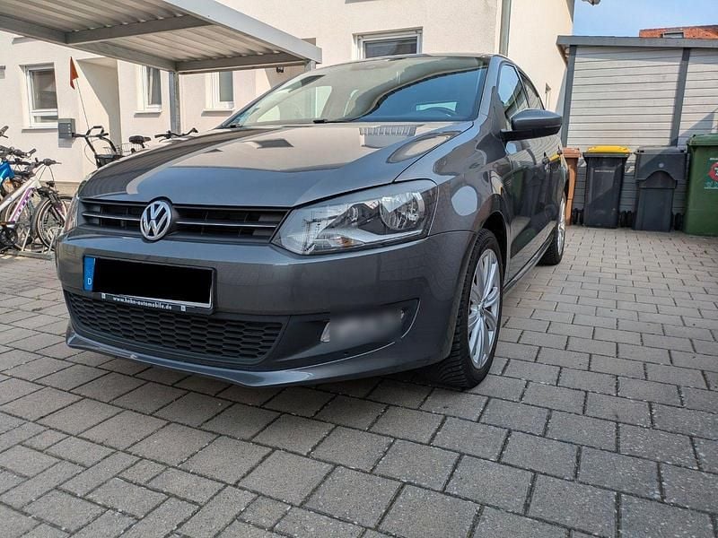 Grau Gebraucht 2010 VW Polo Team Kleinwagen | 5.900 € (Guter Preis) - Bild 1/4
