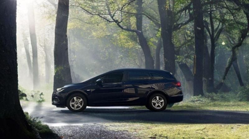 Usata Opel Astra Selection 101 CV (74 kW) 2017 Blu Station wagon