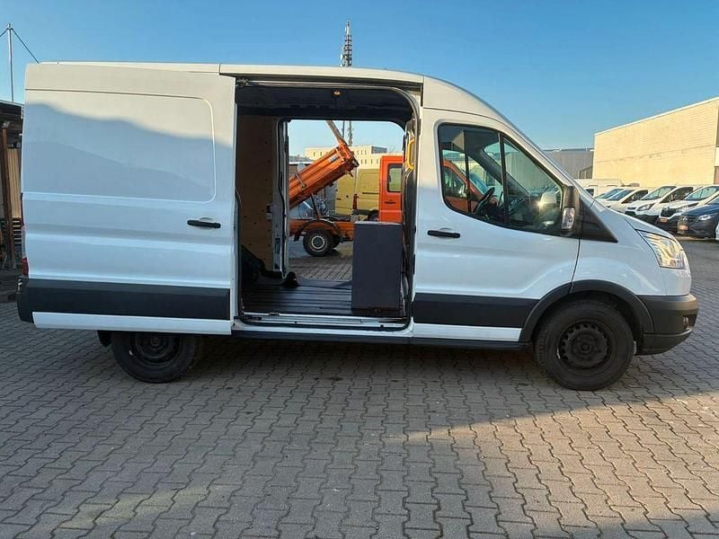 Gebraucht Ford Transit Trend 131 PS (96 kW) 2018 Weiß Van / Kleinbus