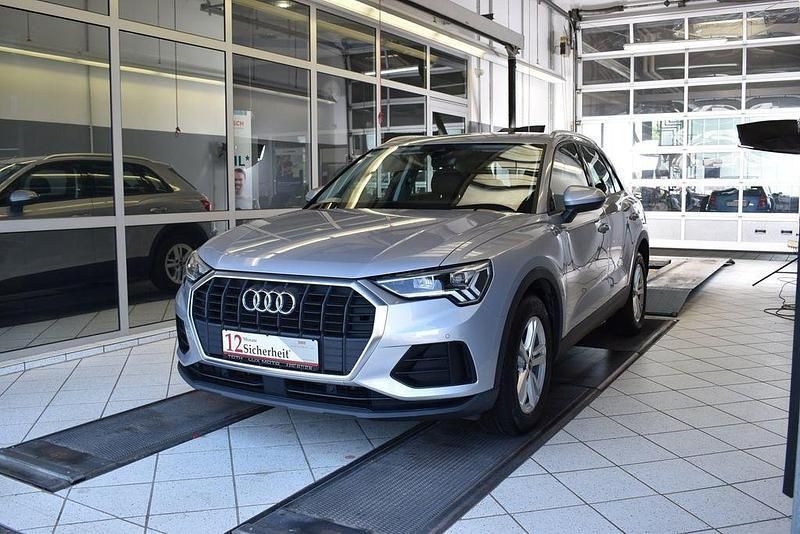 Silber Gebraucht 2023 Audi Q3 Basis SUV | 28.800 € (Fairer Preis) - Bild 1/4