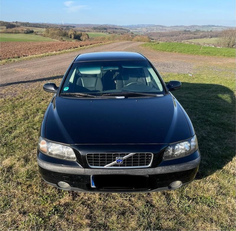 Schwarz Gebraucht 2002 Volvo S60 Limousine | 1.550 € (Fairer Preis) - Bild 1/4