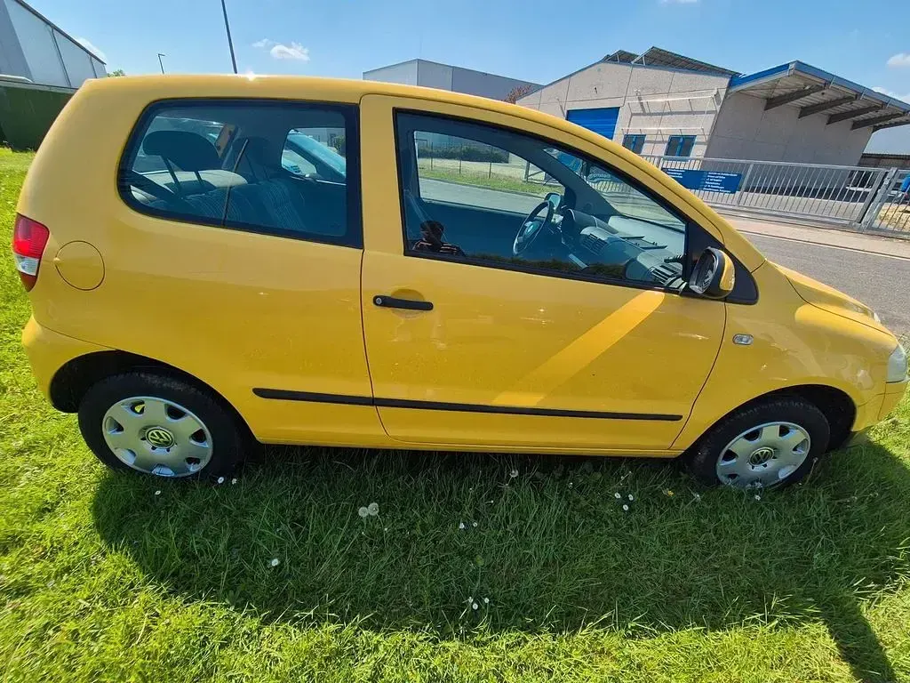 Gebraucht VW Fox 54 PS (39 kW) 2005 Gelb Kleinwagen