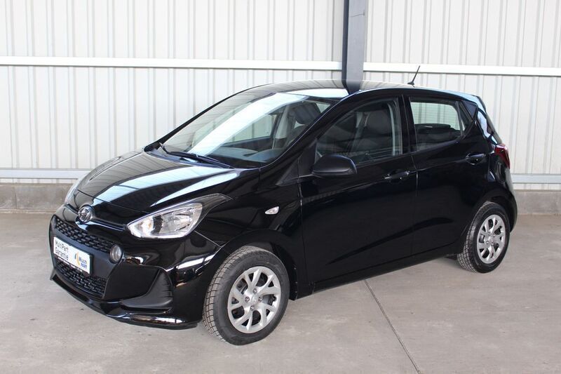 Gebraucht Hyundai i10 Select 67 PS (49 kW) 2019 Schwarz Kleinwagen