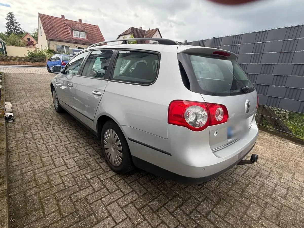 Gebraucht VW Passat Comfortline 140 PS (102 kW) 2010 Grau Kombi