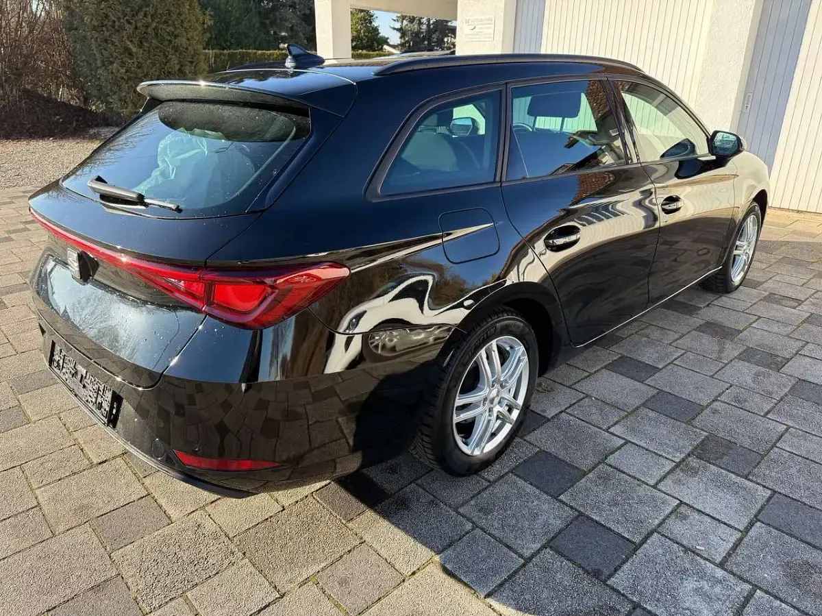 Gebraucht Seat Leon Style 150 PS (110 kW) 2024 Mitternachtsschwarz Kombi