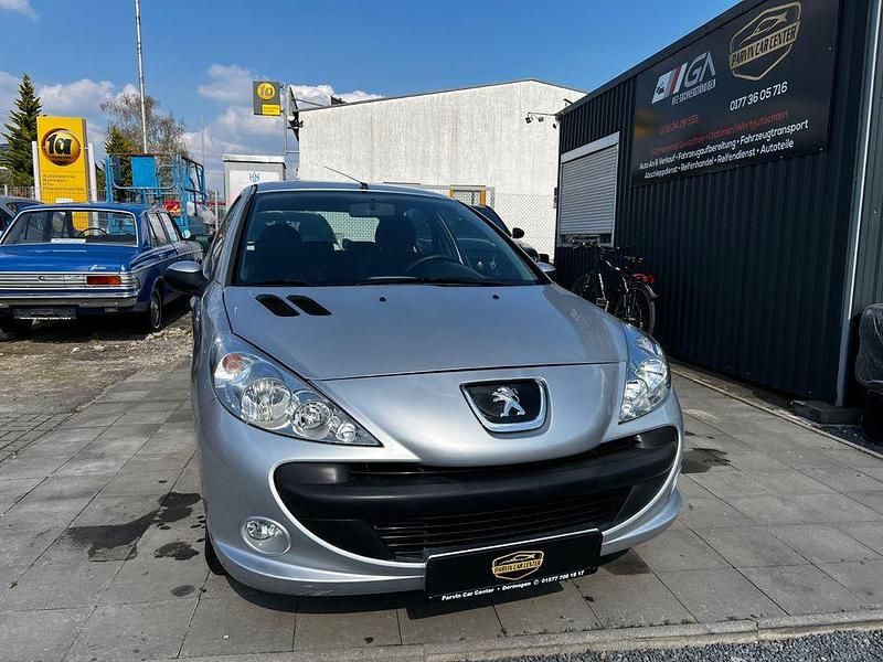 Gebraucht Peugeot 206+ Basis 75 PS (55 kW) 2009 Grau Kleinwagen