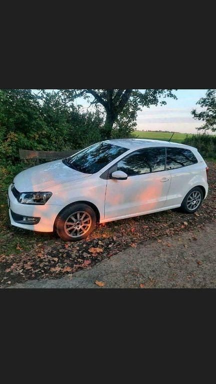 Gebraucht VW Polo Team 60 PS (44 kW) 2010 Weiß Kleinwagen