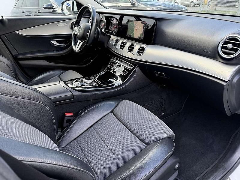 Gebraucht Mercedes E200 Avantgarde 160 PS (117 kW) 2018 Polarweiss  unilack Limousine