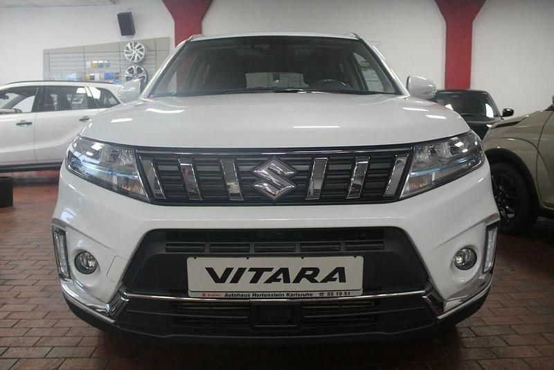 Gebraucht Suzuki Vitara Comfort+ 129 PS (94 kW) 2021 Weiß SUV