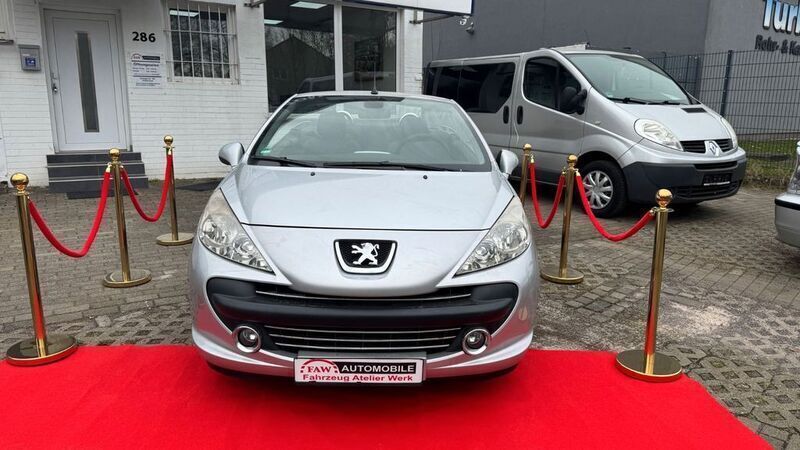Grau Gebraucht 2007 Peugeot 207 CC Filou Cabrio | 2.999 € (Fairer Preis) - Bild 1/4