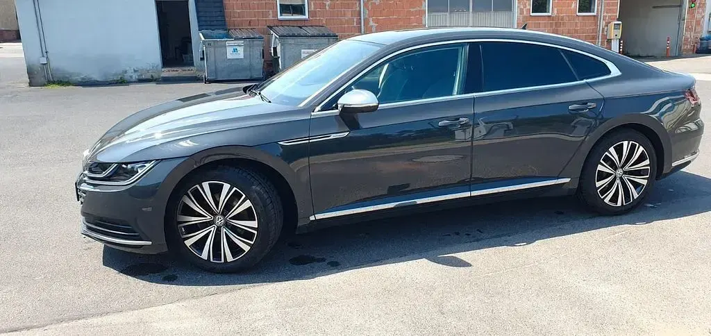 Gebraucht VW Arteon Elegance 150 PS (110 kW) 2019 Grau Kleinwagen