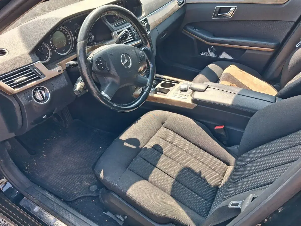 Gebraucht Mercedes E300 Avantgarde 231 PS (169 kW) 2010 Schwarz Kombi