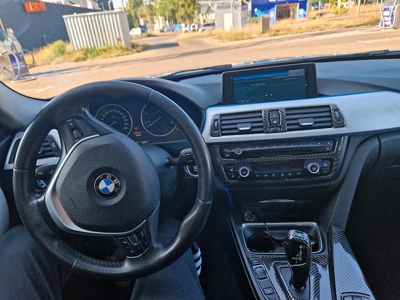 Grau Gebraucht 2014 BMW 318 Limousine | 8.500 € (Superpreis) - Bild 1/4