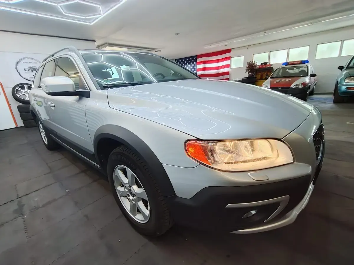 Gebraucht Volvo XC70 Kinetic 163 PS (119 kW) 2013 Silber Kombi