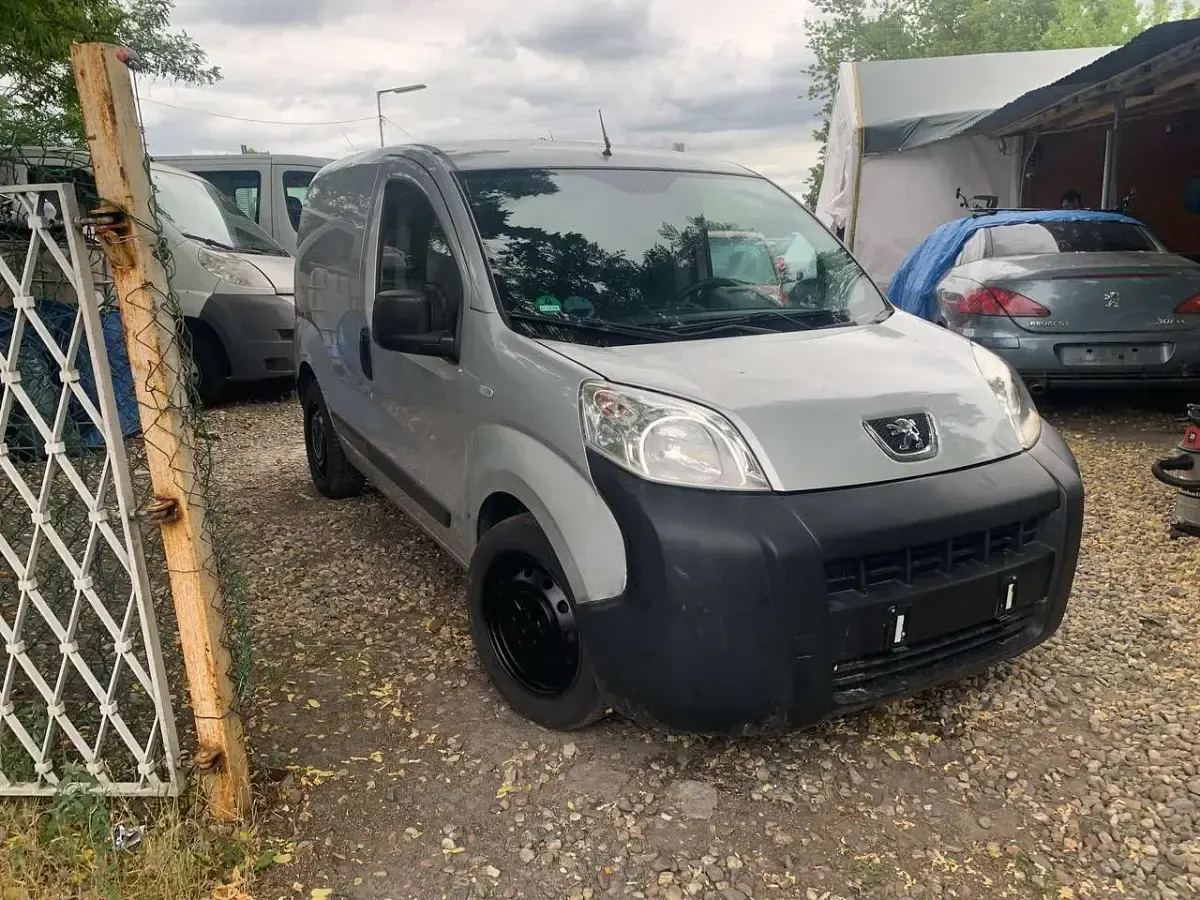 Gebraucht Peugeot Bipper Basis 75 PS (55 kW) 2012 Grau metall Van / Kleinbus