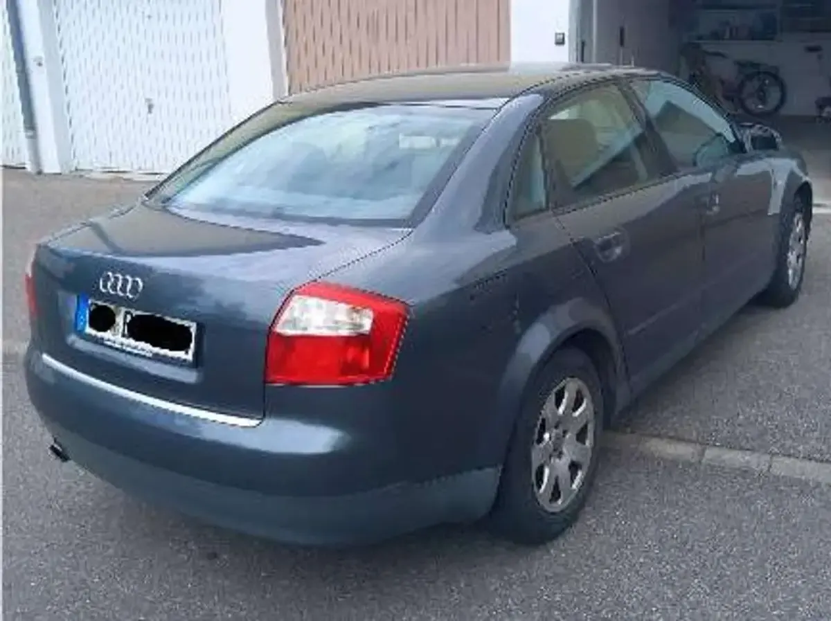 Gebraucht Audi A4 131 PS (96 kW) 2002 Grau Limousine