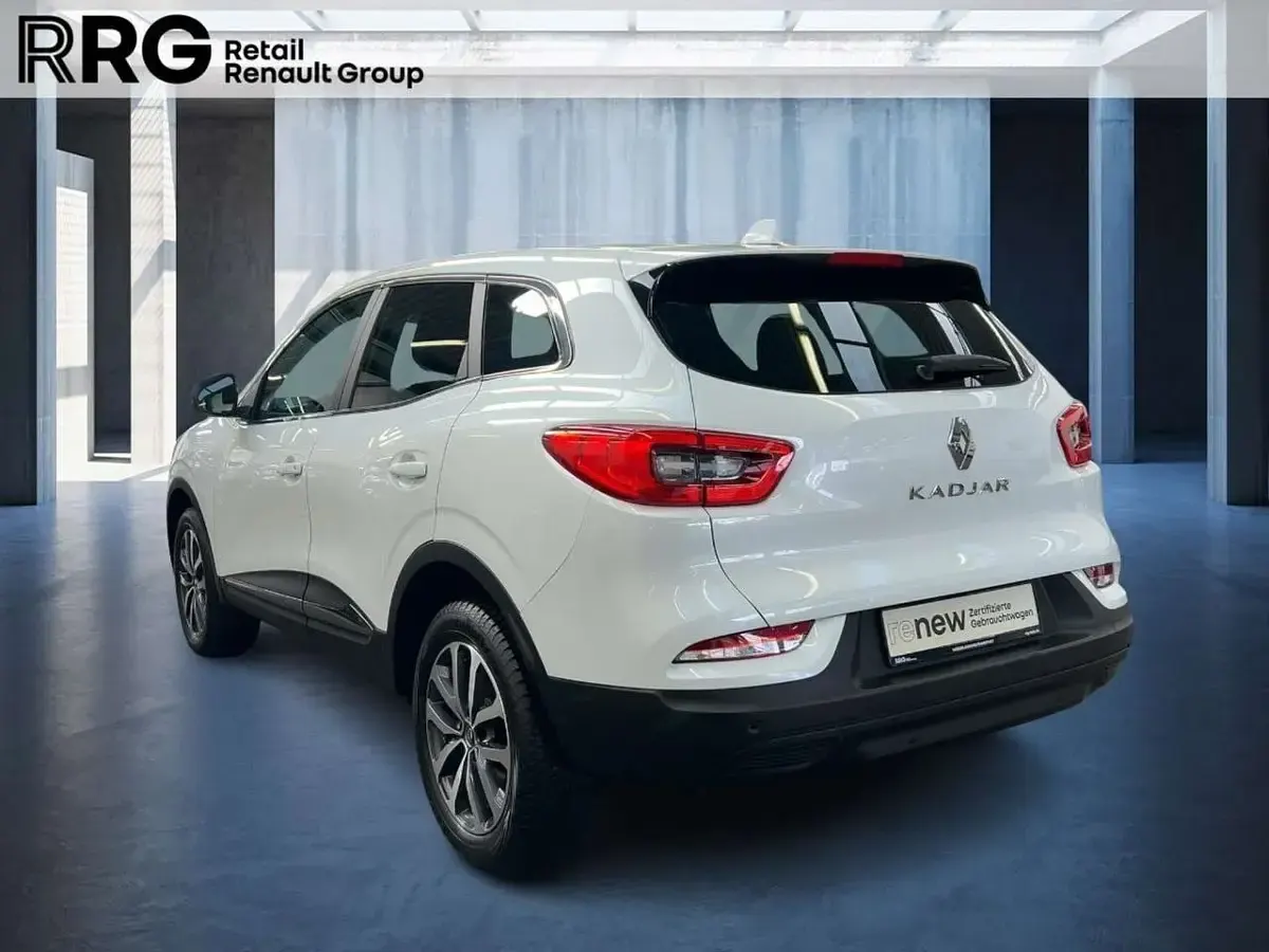 Gebraucht Renault Kadjar Business 140 PS (102 kW) 2021 Weiss â´nacreâ´ SUV
