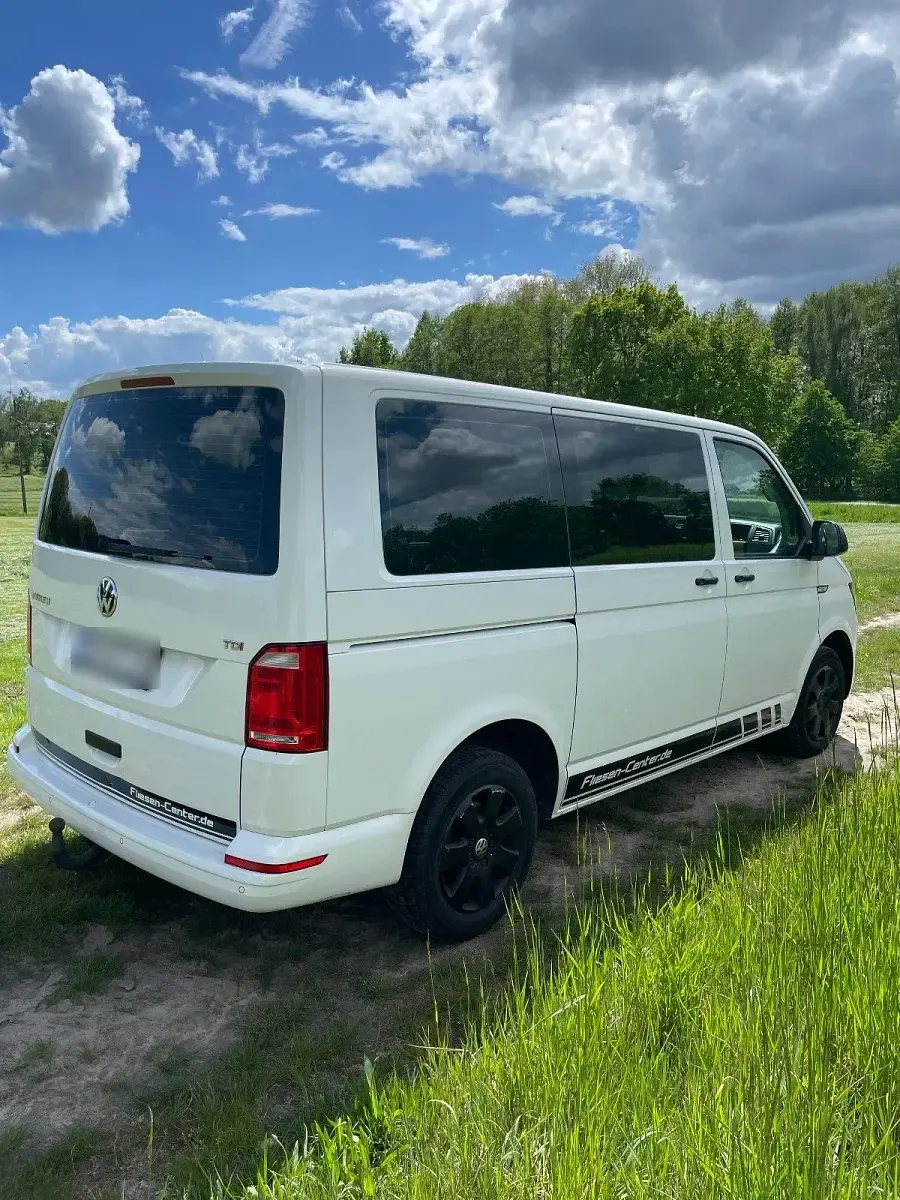 Gebraucht VW Multivan 150 PS (110 kW) 2018 Weiß Van / Kleinbus