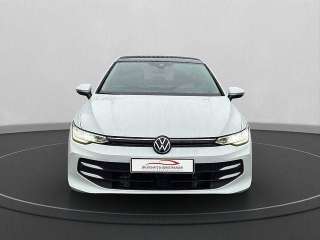 Gebraucht VW Golf VIII Life 116 PS (85 kW) 2024 Pure white Limousine